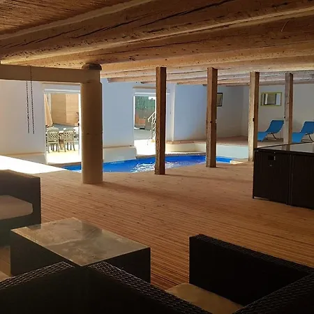 Villa Maison 3 Avec Piscine Couverte *